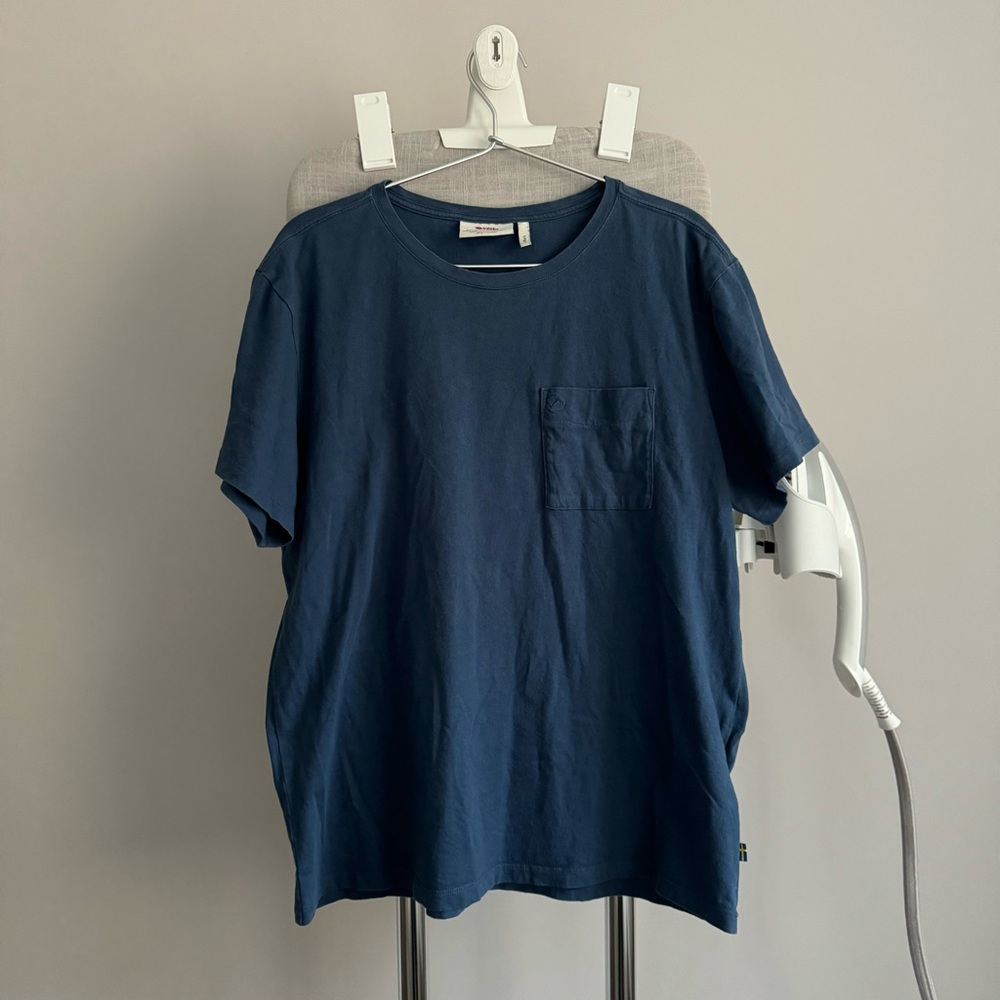 Fjallraven Men's Short Sleeve Pocket Tee in Navy Blue